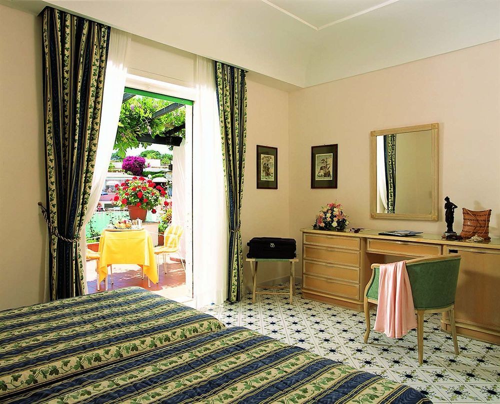 Hotel Continental Isquia Habitación foto